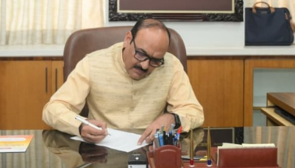 CG News: छत्तीसगढ़ के नए मुख्य सचिव विकासशील ने संभाला चार्ज, नए CS के बारे में जानिए...