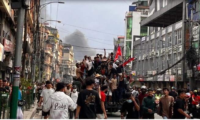 Nepal social media ban: प्रधानमंत्री ओली के बाद राष्ट्रपति रामचंद्र पौडेल ने भी दिया इस्तीफा... काठमांडू की सड़कों पर प्रदर्शनकारियों की विक्ट्री परेड