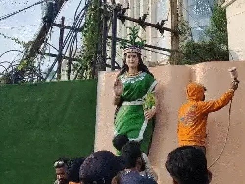 Raipur City News: बवाल के बाद लगी छत्तीसगढ़ महतारी की नई प्रतिमा, तोड़फोड़ करने वाला आरोपी गिरफ्तार