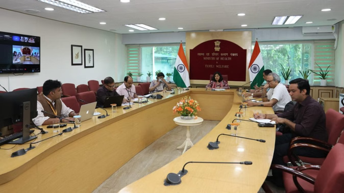 Cough Syrup Controversy: Central government takes strict action on cough syrup controversy, Health Secretary holds meeting with states, gives these important instructions