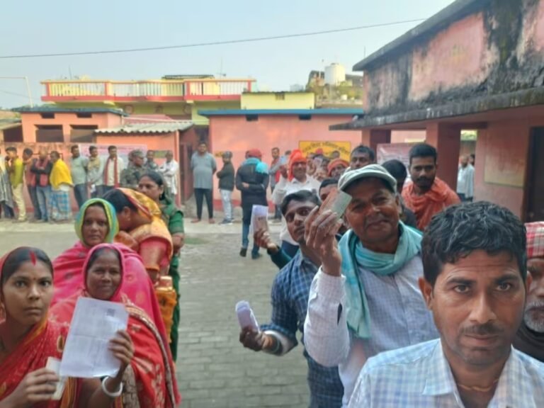 Bihar Chunav Voting LIVE: सुबह नौ बजे तक 14.55 प्रतिशत मतदान, गया में सबसे अधिक वोट पड़े