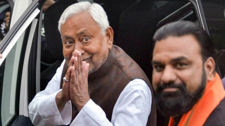 नीतीश नहीं, इस बार बीजेपी के इस मंत्री को मिला गृह विभाग, नितिन नवीन का कद बढ़ा, मंत्रियों के विभागों का बंटवारा, देखें लिस्ट किसे कौन सा विभाग