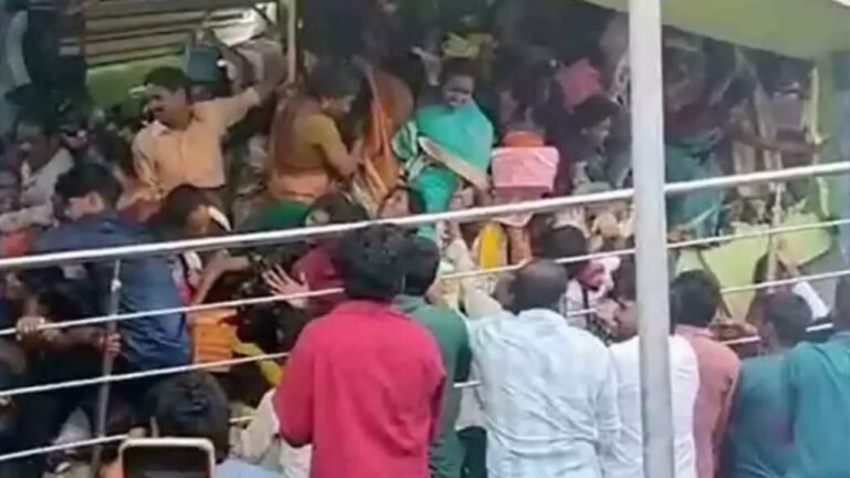 Stampede at Kasi Bugga Venkateswara Swamy Temple: काशी बुग्गा वेंकटेश्वर स्वामी मंदिर में भगदड़, 9 श्रद्धालुओं की मौत, बढ़ सकती है मृतकों की संख्या