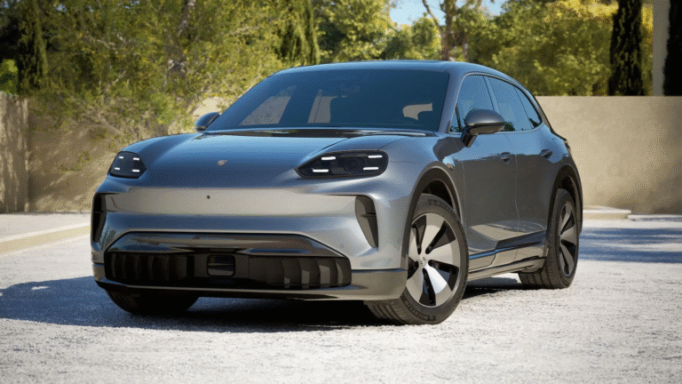 भारत में लॉन्च हुई Porsche Cayenne Electric, एक चार्ज में 642 किमी तक की रेंज, जानें कितनी है इसकी कीमत और फीचर्स