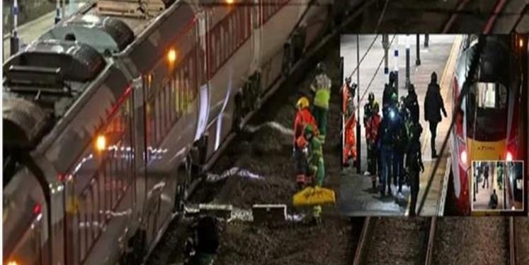 Train Attack: चलती ट्रेन में अचानक हुआ खून-खराबा, मचा हाहाकार, 10 यात्रियों पर चाकुओं से हमला, 9 गंभीर