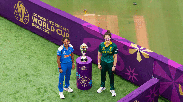 Women's ODI World Cup 2025 Final: दक्षिण अफ्रीका ने भारत के खिलाफ जीता टॉस, पहले गेंदबाजी का लिया फैसला, देखें प्लेइंग 11 सहित मैच से जुड़ी सारी जानकारी