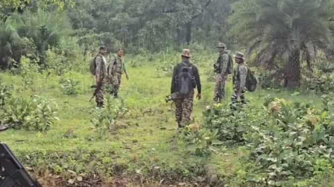 11 security personnel injured in an IED blast by Naxals in Bijapur