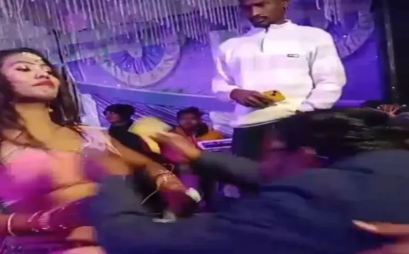 Obscene dance video viral Obscene dance video viral