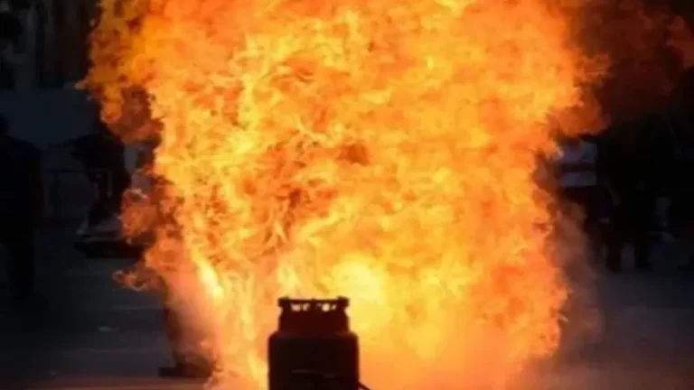 Malegaon Blast : गणतंत्र दिवस 2026 पर मालेगांव में पुलिस परेड ग्राउंड के पास जोरदार धमाका, 5 लोग गंभीर रूप से घायल