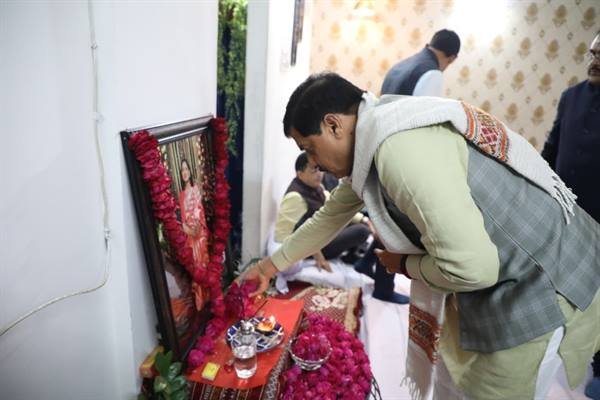 MP News : मुख्यमंत्री डॉ. मोहन यादव ने डॉ. उत्तम यादव के निवास पहुँचकर शोक संवेदना व्यक्त कर दी श्रद्धांजलि