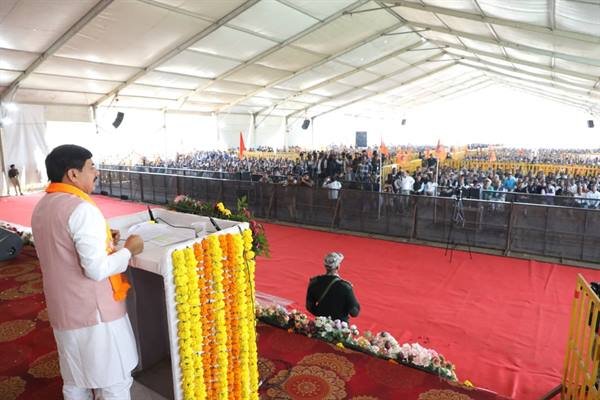MP : मुख्यमंत्री डॉ. मोहन यादव ने प्रदेश स्तरीय पंचायत सचिव सम्मेलन को किया संबोधित, बोले - ग्रामीण विकास में पंचायत सचिवों की भूमिका महत्वपूर्ण