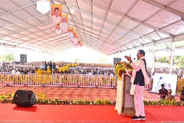 MP : गुढ़ को मिली बड़ी सौगात: 100 एकड़ में बनेगा नया औद्योगिक क्षेत्र, CM डॉ. मोहन यादव ने किया विकास कार्यों का लोकार्पण