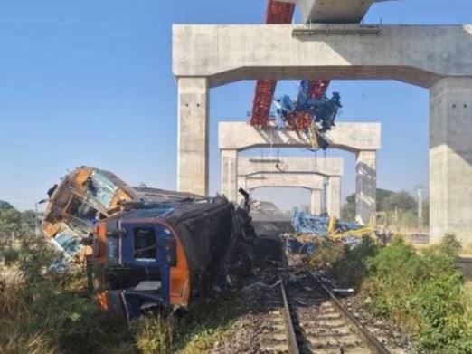 Thailand crane collapse on passenger train