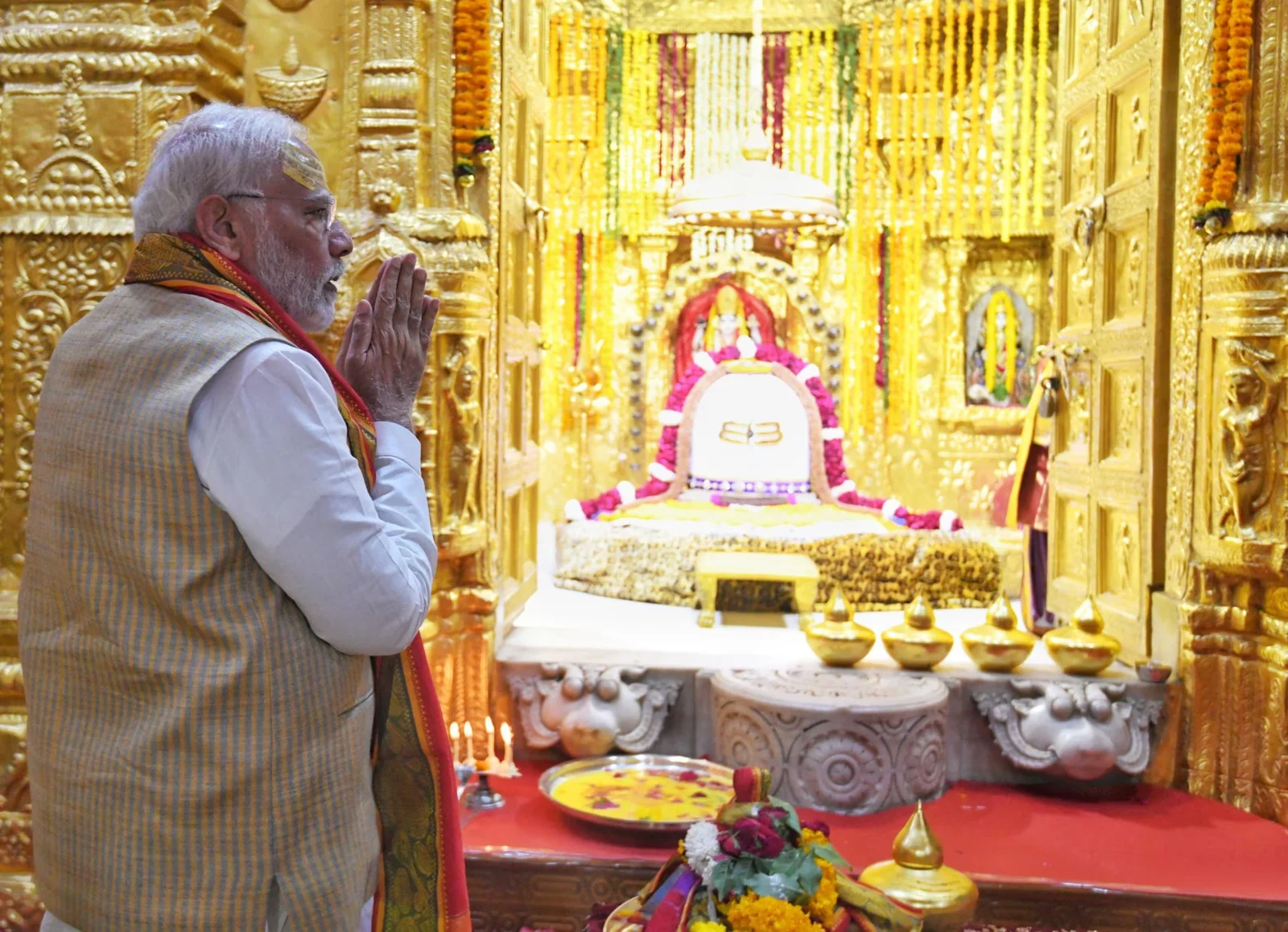 PM Modi visits Somnath Temple PM Modi visits Somnath Temple