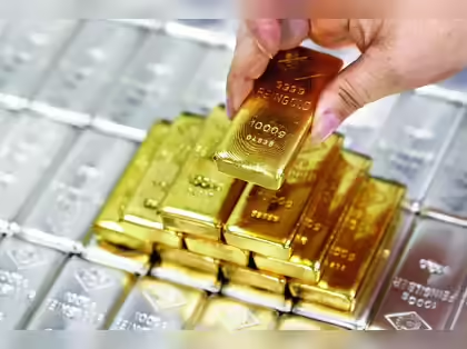 Gold and Silver Prices Fall