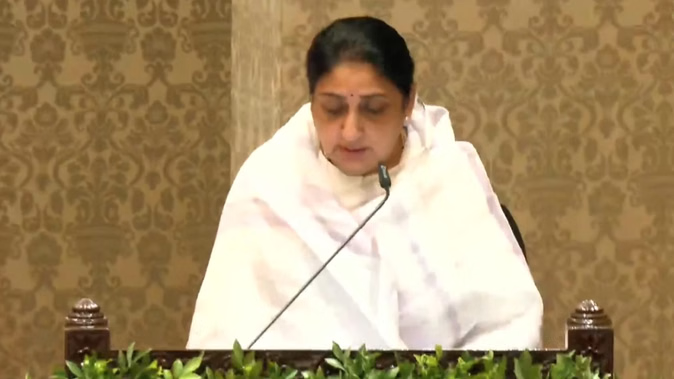 Sunetra Pawar Oath: राज्यपाल ने सुनेत्रा पवार को दिलाई शपथ, महाराष्ट्र को मिली पहली महिला उपमुख्यमंत्री