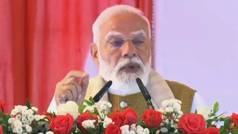 PM Modi Kerala Visit: PM मोदी ने केरल को दी नई अमृत भारत ट्रेनों की सौगात, पीएम स्वनिधि क्रेडिट कार्ड लॉन्च, विकास को मिली नई रफ्तार