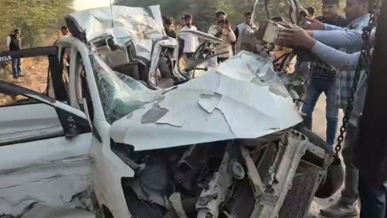 Rajasthan : ट्रक और कार की टक्कर में एक ही परिवार की 6 महिलाओं की मौत