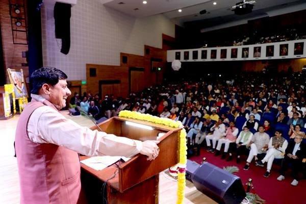 MP : सनातन व्यवस्था के संस्कार जीवन को संतुलित, स्वस्थ और मूल्यवान बनाने की है वैज्ञानिक पद्धति : मुख्यमंत्री डॉ. मोहन यादव