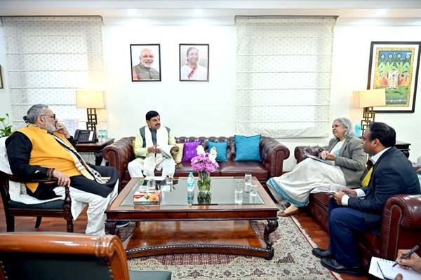 MP News : मुख्यमंत्री डॉ. मोहन यादव ने नई दिल्ली में केन्द्रीय वस्त्र मंत्री गिरिराज सिंह से की मुलाकात