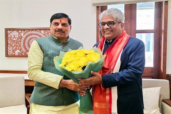 MP : मुख्यमंत्री डॉ. मोहन यादव ने केंद्रीय वन मंत्री भूपेंद्र यादव से की भेंट, असम से जंगली भैंसा लाकर मध्यप्रदेश के वनों में बसाने पर हुई चर्चा