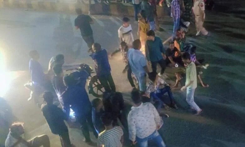 CG ​ब्रेकिंग: कोरबा में दीवार गिरने से मासूम की मौत, दो गंभीर, जेसीबी की टक्कर से ढही बाउंड्री वॉल