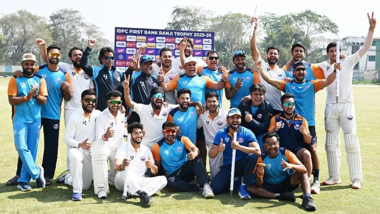 Ranji Trophy 2025-26: जम्मू-कश्मीर ने रचा इतिहास, बंगाल को हराकर पहली बार रणजी ट्रॉफी के फाइनल में की एंट्री