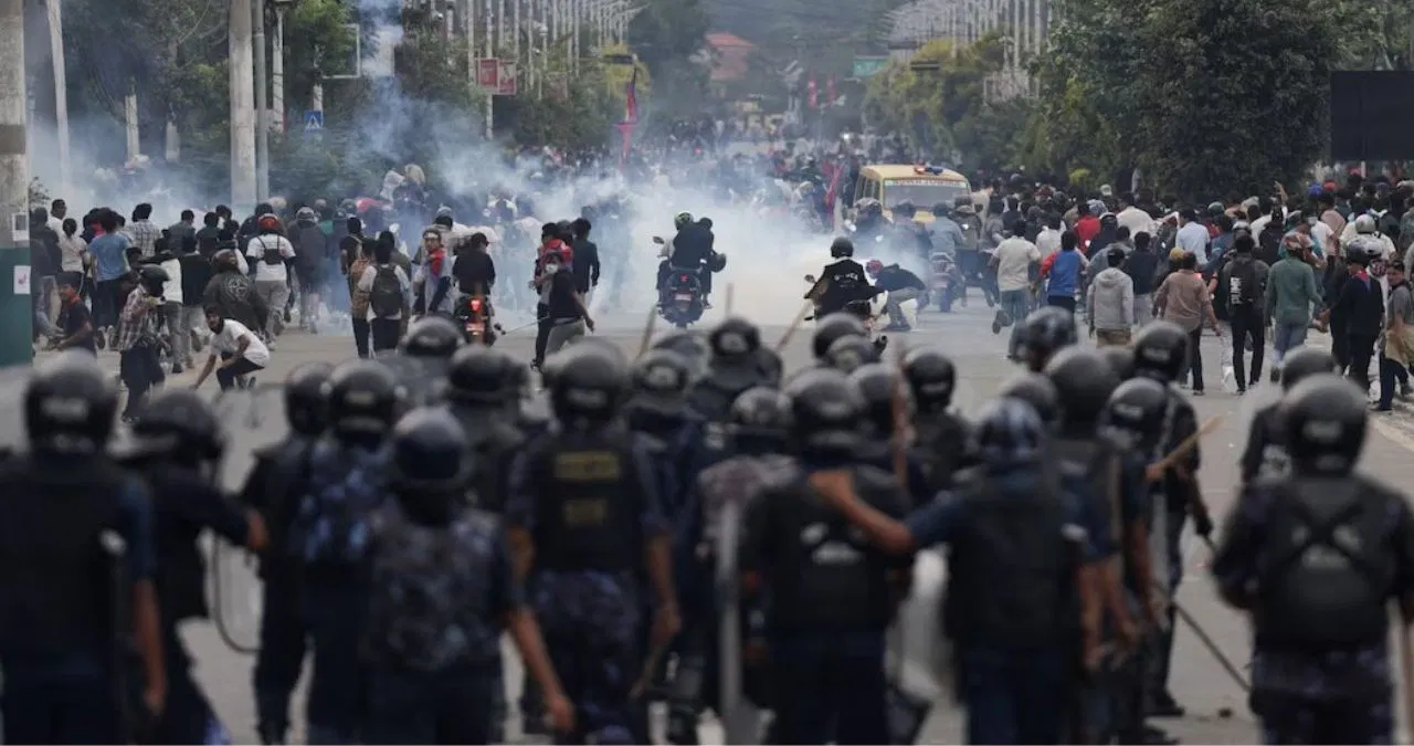 Protesters clash with police in chaos.