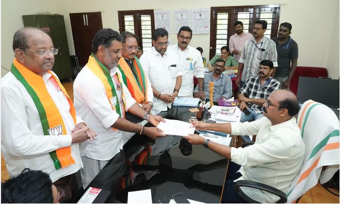 CM Vishnudeo Sai: चेंगन्नूर में बीजेपी उम्मीदवार गोपा कुमार के नामांकन में शामिल हुए सीएम साय, कहा.केरलम की धरती पर कमल का फूल खिलने को तैयार