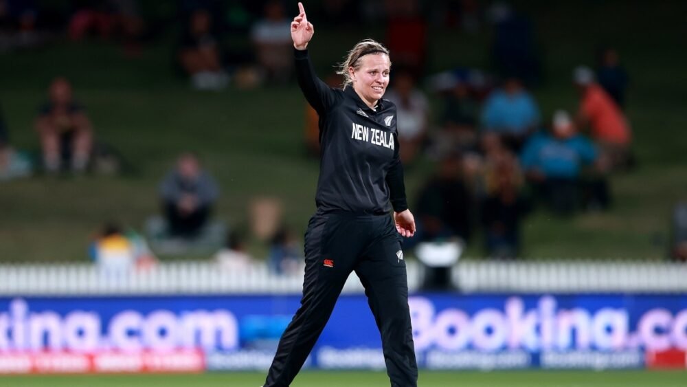 Lea Tahuhu Retirement