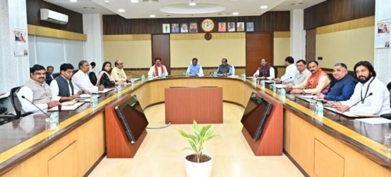 CG CABINET BREAKING