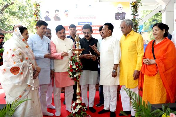 MP News : मुख्यमंत्री डॉ. मोहन यादव ने इंदौर एयरपोर्ट के टर्मिनल-1 का किया लोकार्पण, अमेरिकी काउंसिल से एयरपोर्ट को मिला क्वालिटी सर्टिफिकेट