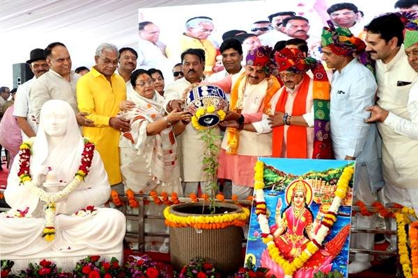 MP News : मुख्यमंत्री डॉ. मोहन यादव ने मां नर्मदा जल भूमि-पूजन और सिरपुर STP प्लांट का किया लोकार्पण, इंदौर को मिली जल एवं विकास परियोजनाओं की सौगात