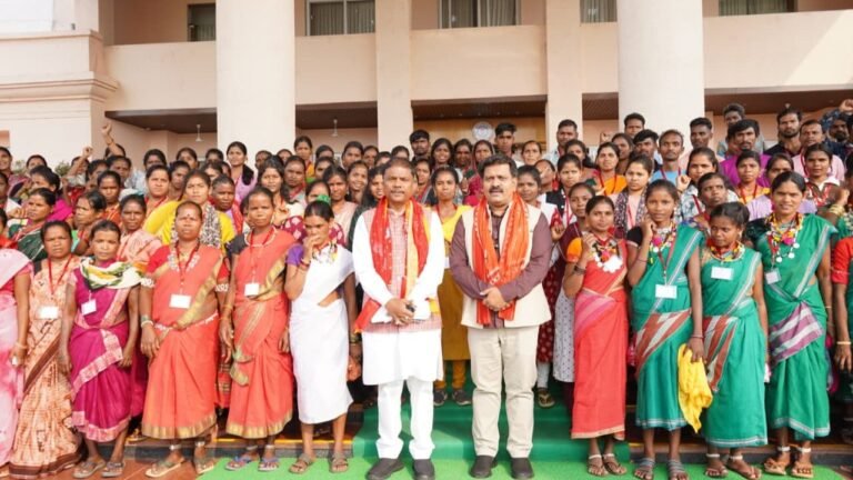 CG News : नक्सल प्रभावित अबुझमाड़ के युवाओं ने देखी छत्तीसगढ़ विधानसभा की कार्यवाही, डिप्टी सीएम शर्मा और मंत्री कश्यप से की मुलाकात