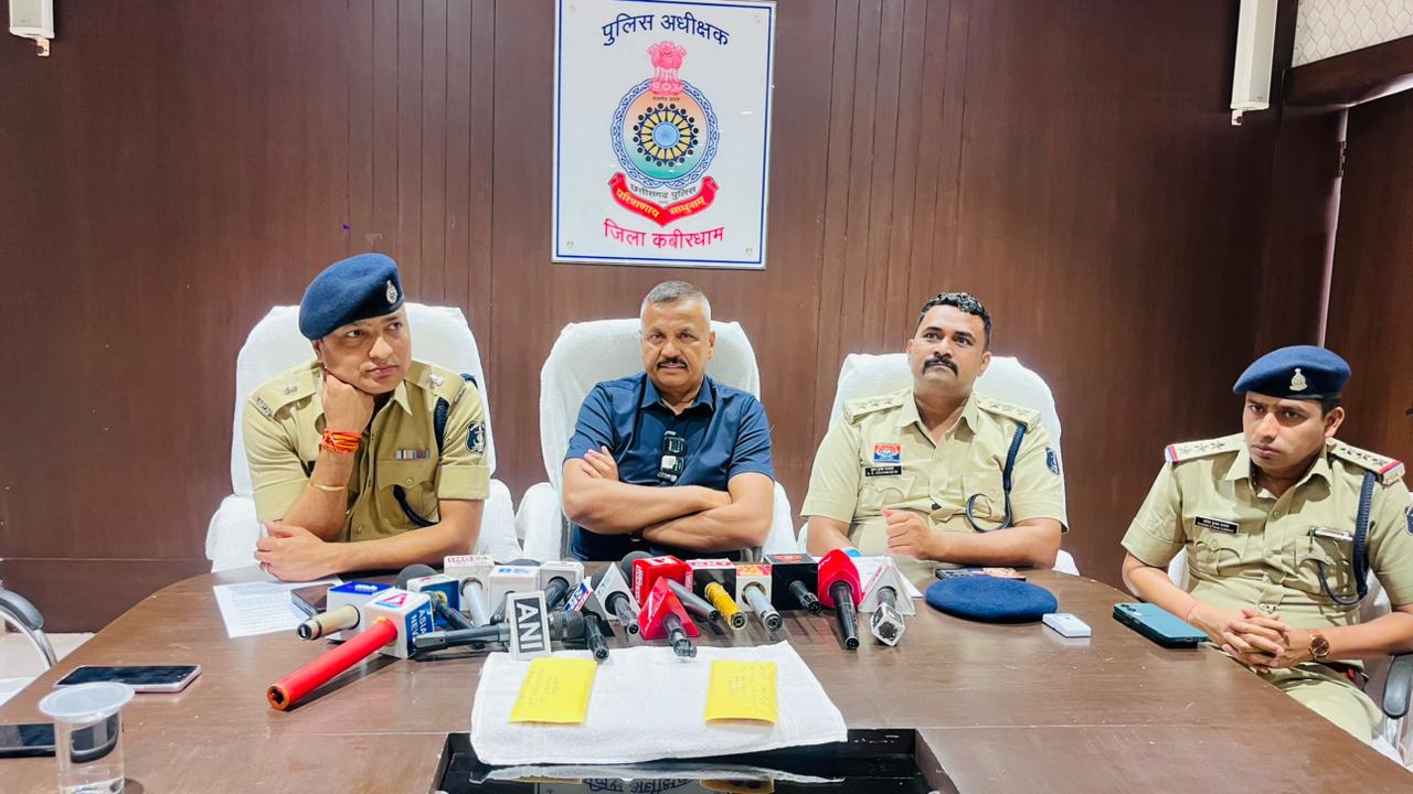 CG Crime : डांस टीचर मर्डर केस का खुलासा, ब्लैकमेलिंग से तंग नाबालिग ने रची साजिश, 56 दिन बाद पुलिस ने सुलझाई गुत्थी