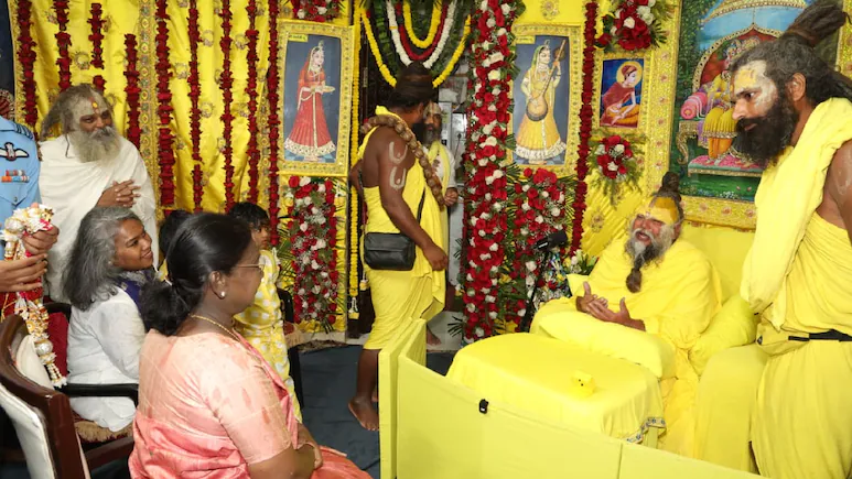 President Murmu met Premananda Maharaj President Murmu met Premananda Maharaj