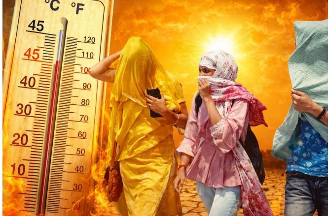 छत्तीसगढ़ में 4 दिन में 5°C तक बढ़ेगा तापमान, 4 जिलों में येलो अलर्ट, 40 किमी रफ्तार से चलेगी हवा