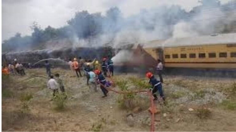Charminar Express Fire At Aler Railway Station Telangana-top
