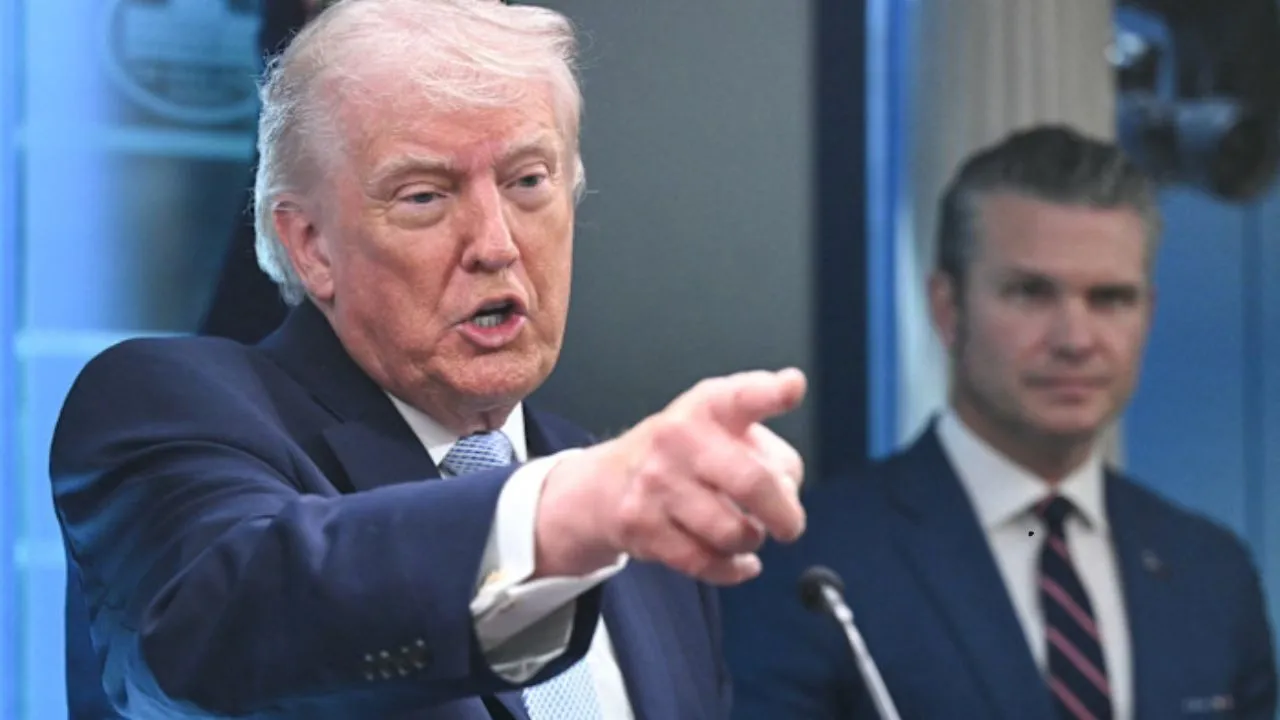 Trump Threat Iran Civilization End: ट्रंप की ‘सभ्यता खत्म’ वाली धमकी के बाद भारत ने जारी की एडवाइजरी, ईरान में रहने वाले भारतीयों को 48 घंटे घर में रहने की सलाह Trump Threat Iran Civilization End: ट्रंप की ‘सभ्यता खत्म’ वाली धमकी के बाद भारत ने जारी की एडवाइजरी, ईरान में रहने वाले भारतीयों को 48 घंटे घर में रहने की सलाह