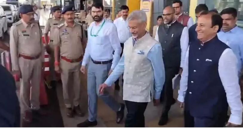 CG News: विदेश मंत्री एस. जयशंकर रायपुर पहुंचे, आईआईएम के दीक्षांत समारोह में होंगे शामिल CG News: विदेश मंत्री एस. जयशंकर रायपुर पहुंचे, आईआईएम के दीक्षांत समारोह में होंगे शामिल