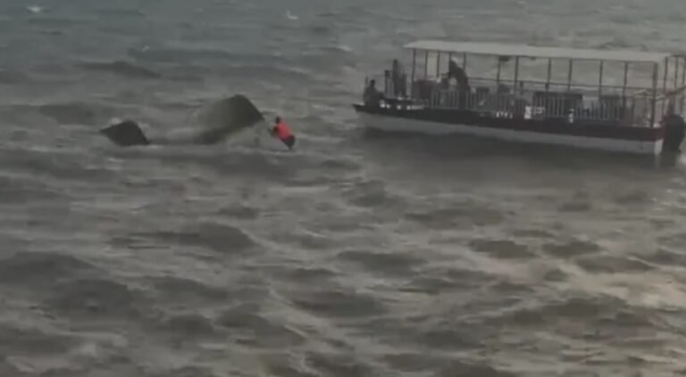 Breaking News: Major accident at Bargi Dam, cruise ship capsizes in storm, 4 bodies recovered, many missing