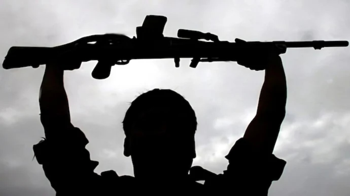 CG Naxalite Surrender: Fear subsides after encounter, active Naxalite Dasru surrenders, returns to mainstream
