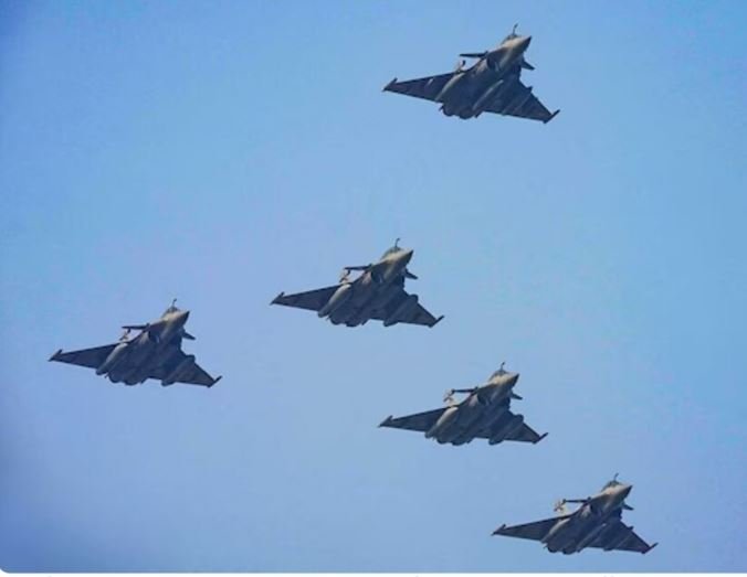 Sultanpur, Sukhoi, Miraj, Purvanchal Expressway, Emergency Landing, Indian Air Force