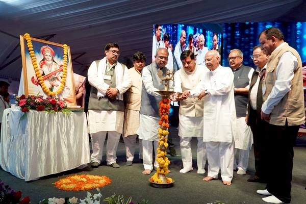 MP News : मुख्यमंत्री डॉ. मोहन यादव ने ‘महाकाल द मास्टर ऑफ टाइम’ इंटरनेशनल कॉन्फ्रेंस का किया शुभारंभ, 725 करोड़ के विकास कार्यों का किया भूमि-पूजन