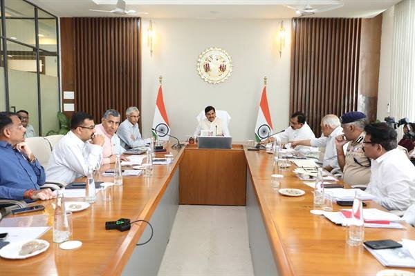 MP News : मुख्यमंत्री डॉ. मोहन यादव ने ली जनजातीय महोत्सव के संबंध में बैठक, कहा- नक्सल उन्मूलन के बाद बालाघाट जिले में तेज करें विकास की गति