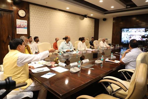 MP : मुख्यमंत्री डॉ. मोहन यादव ने 27 हजार से अधिक श्रमिक परिवारों को मुख्यमंत्री जन कल्याण (संबल) योजना के तहत 600 करोड़ रुपए की अनुग्रह सहायता राशि अंतरित की