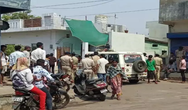 CG Crime: Elderly man turns murderer over minor dispute, kills young man with axe