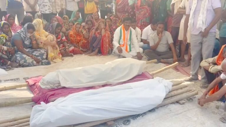 CG Accident: Truck crushes bike riders, 2 killed, protest held by placing bodies at company gate