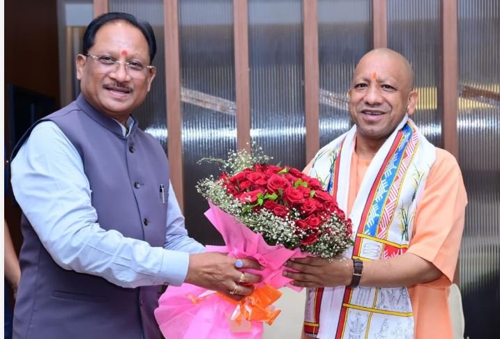 CG News: मध्य क्षेत्रीय परिषद की बैठक में शामिल होने पहुंचे सीएम योगी आदित्य नाथ, मुख्यमंत्री विष्णुदेव साय ने किया स्वागत