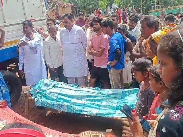Jharkhand Accident: Two killed as speeding van runs over labourers walking on foot